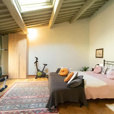 Apartment Savina's Lucca