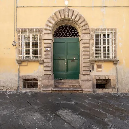 Savina's Lucca